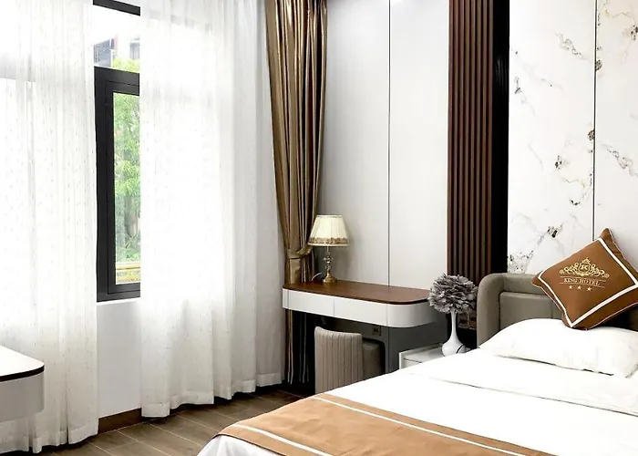 Hotel King *